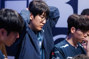 YIHAO-包含Scout连续十场比赛得分超过爆冷，SKT挑战极限！的词条