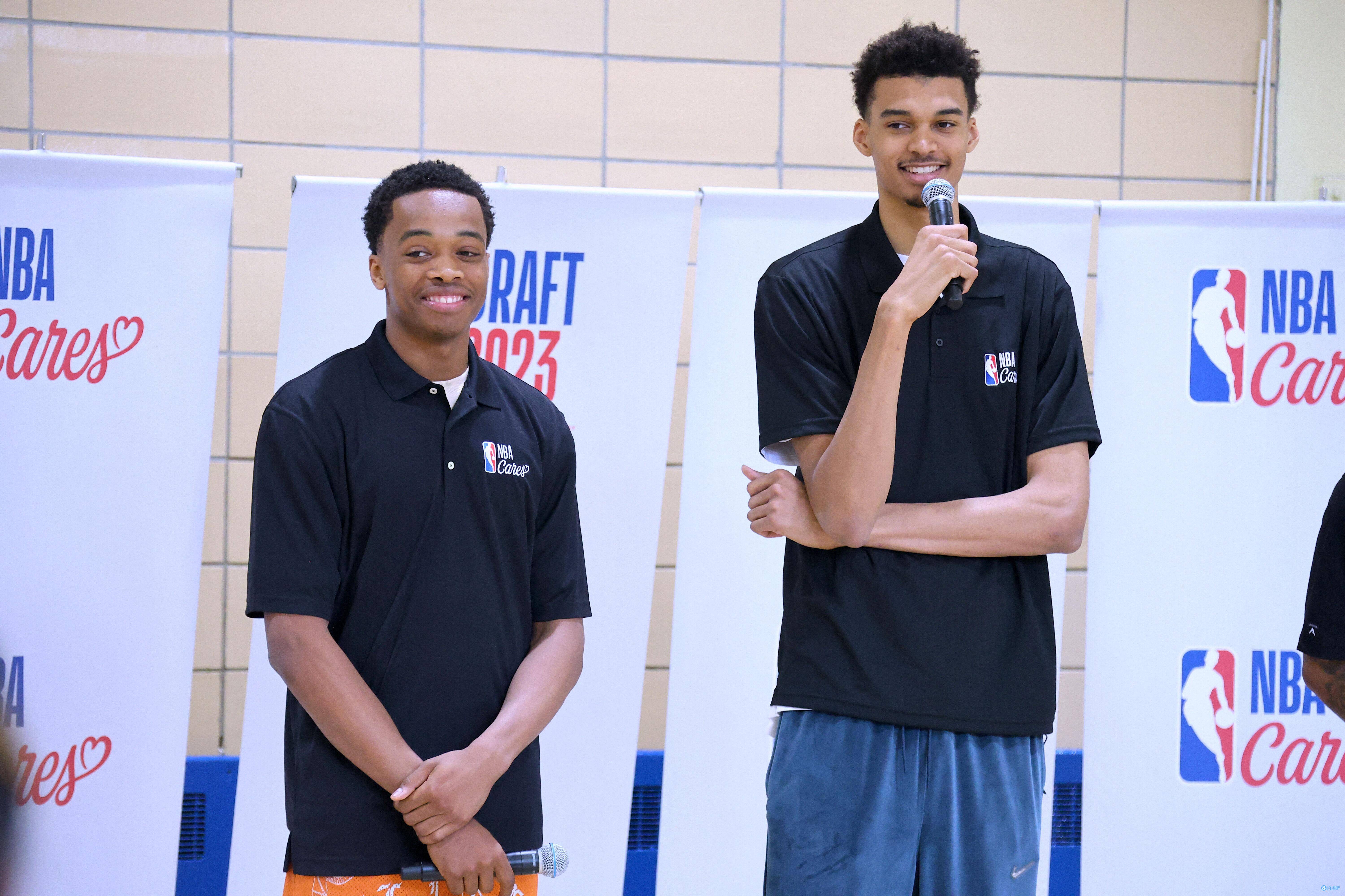 包含法甲冲刺阶段再迎强敌,克里夫兰骑士篮板制胜,主帅态度:态度坚定,医务组通报恢复的词条 包含法甲冲刺阶段再迎强敌,克里夫兰骑士篮板制胜,主帅态度:态度坚定,医务组通报恢复的词条